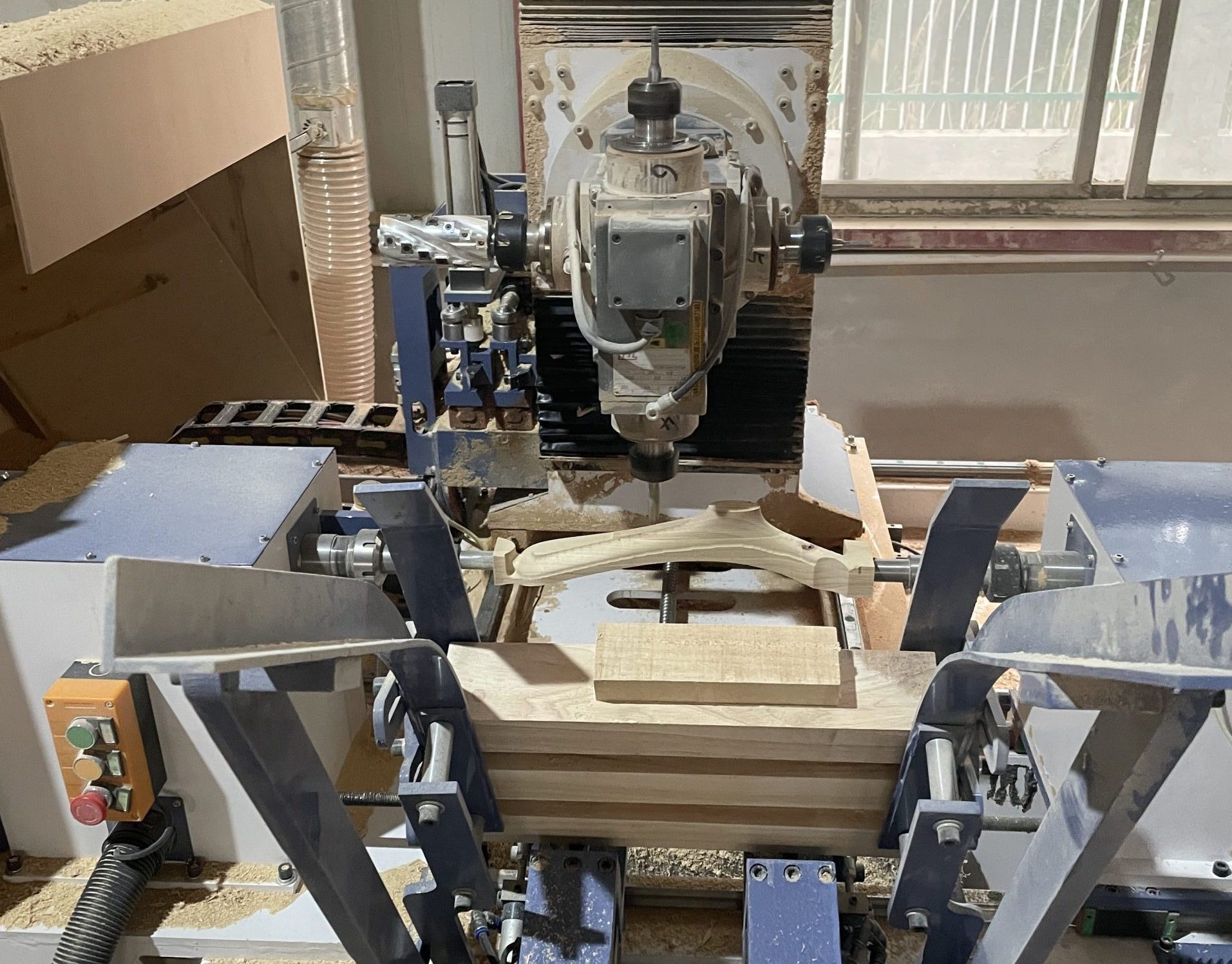 Intelligent woodworking machine demonstrates new strength of intelligent manufacturing